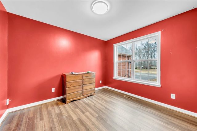 306 Blackberry Ln, Manchester, TN 37355