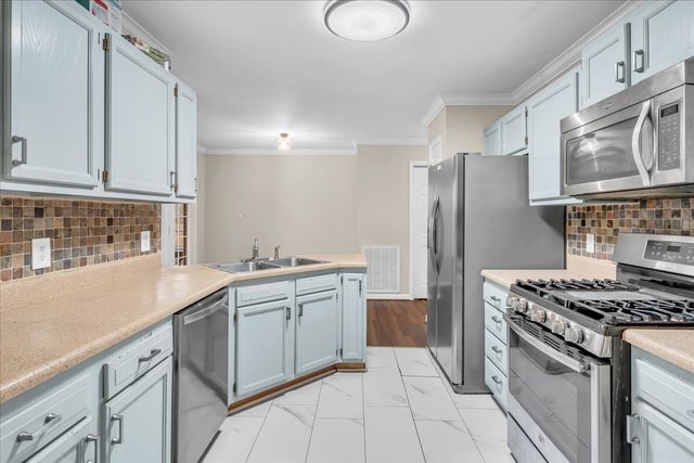 306 Blackberry Ln, Manchester, TN 37355