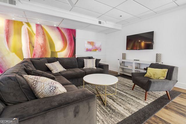 275 13th Street NE 401, Atlanta, GA 30309