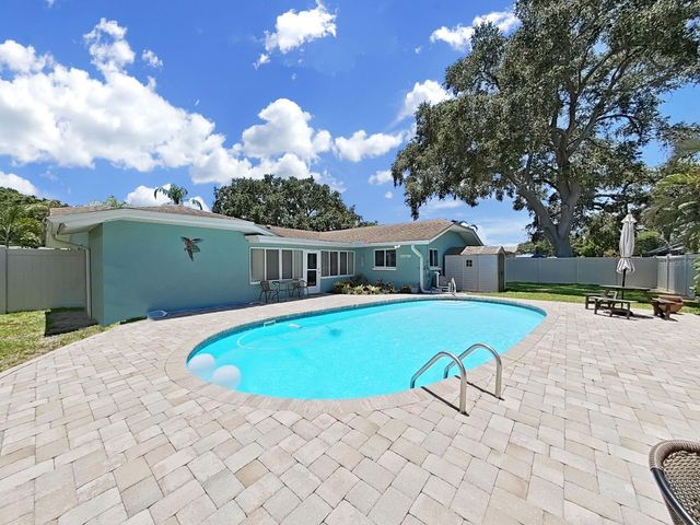 1110 MCLEAN STREET, Dunedin, FL 34698