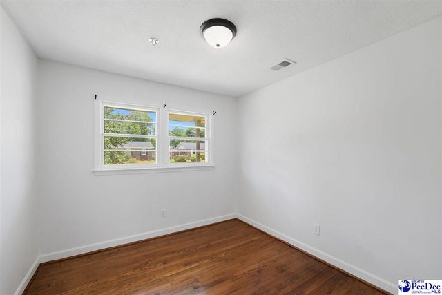 2206 W Piccadilly Dr, Florence, SC 29501