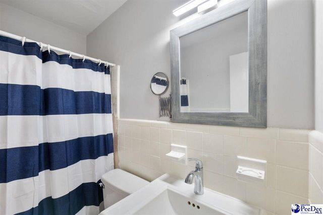 2206 W Piccadilly Dr, Florence, SC 29501