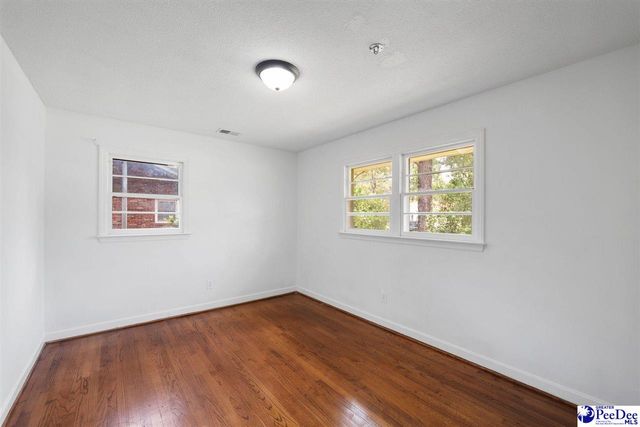 2206 W Piccadilly Dr, Florence, SC 29501