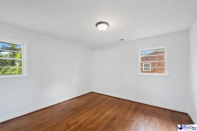 2206 W Piccadilly Dr, Florence, SC 29501