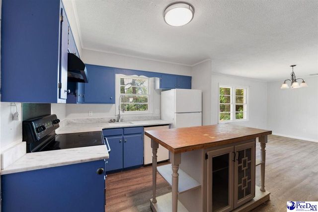 2206 W Piccadilly Dr, Florence, SC 29501