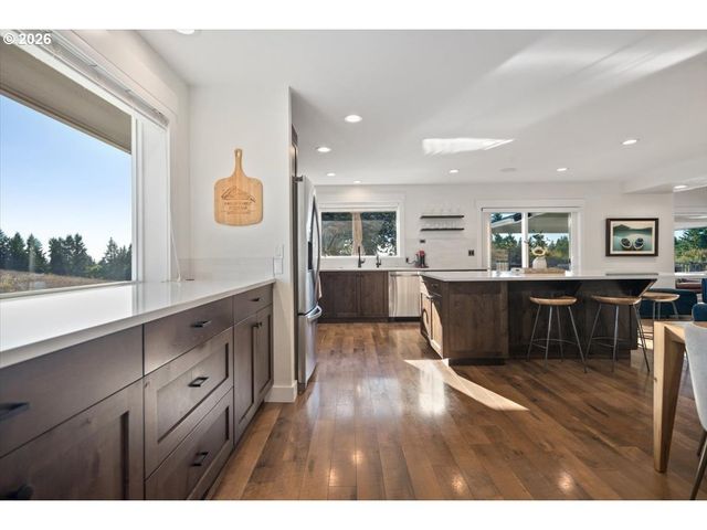 2010 Sw SCHAEFFER Rd, West Linn, OR 97068