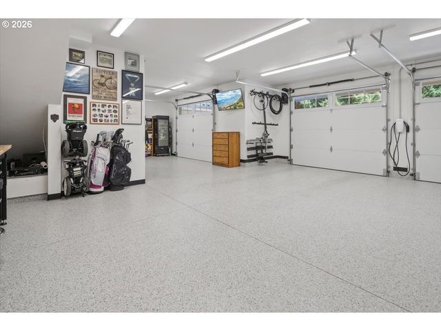 2010 Sw SCHAEFFER Rd, West Linn, OR 97068