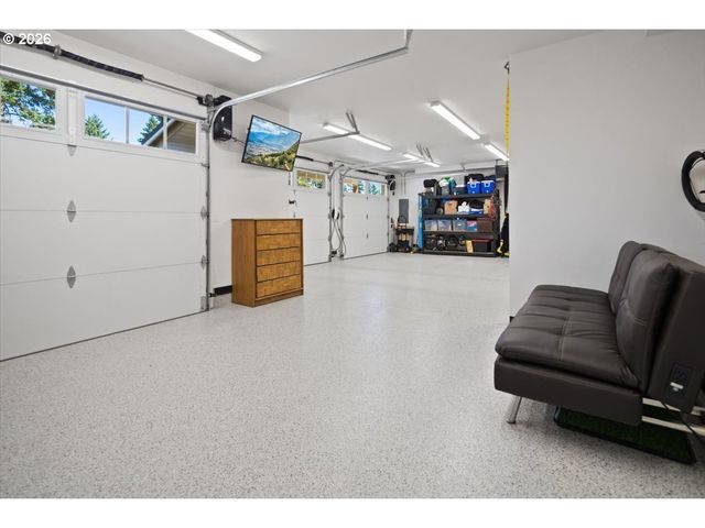 2010 Sw SCHAEFFER Rd, West Linn, OR 97068