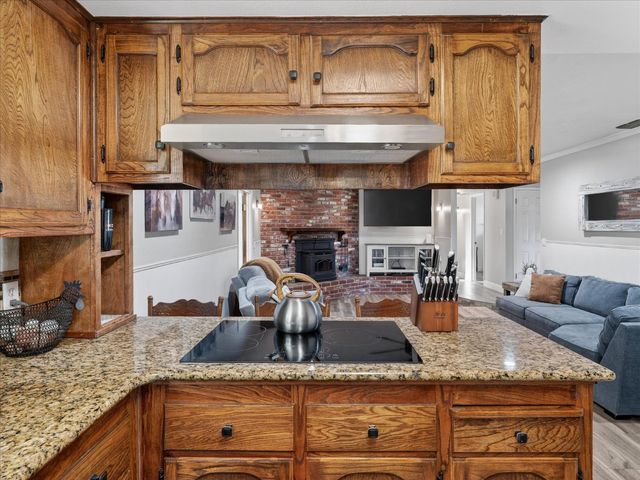 3765 N Greenwood Avenue, Sanger, CA 93657