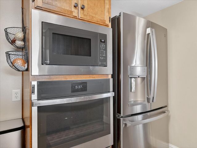 3765 N Greenwood Avenue, Sanger, CA 93657