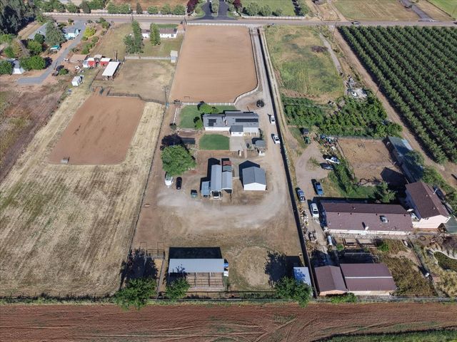 3765 N Greenwood Avenue, Sanger, CA 93657