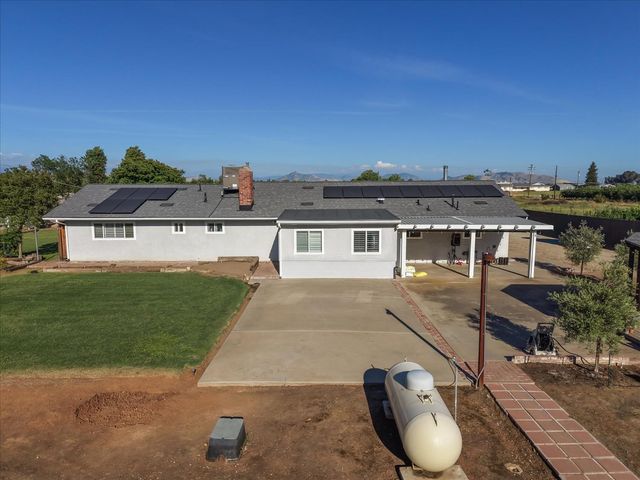 3765 N Greenwood Avenue, Sanger, CA 93657