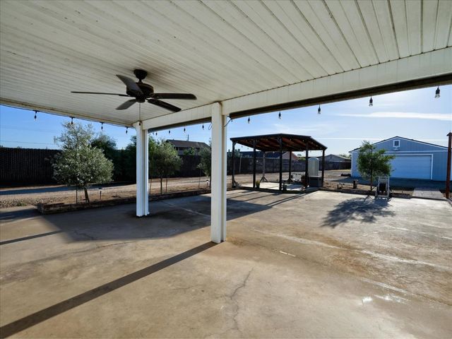3765 N Greenwood Avenue, Sanger, CA 93657