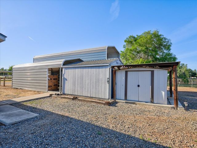 3765 N Greenwood Avenue, Sanger, CA 93657