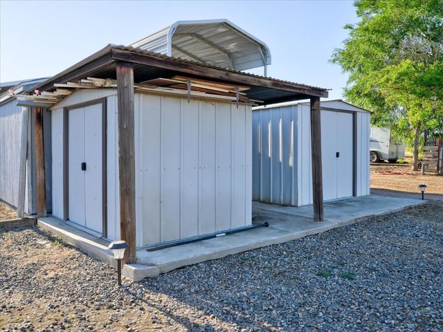 3765 N Greenwood Avenue, Sanger, CA 93657