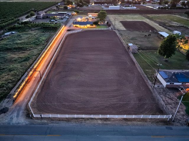 3765 N Greenwood Avenue, Sanger, CA 93657