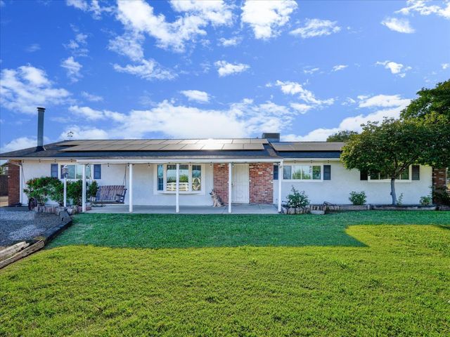3765 N Greenwood Avenue, Sanger, CA 93657