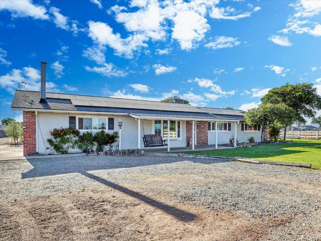 3765 N Greenwood Avenue, Sanger, CA 93657