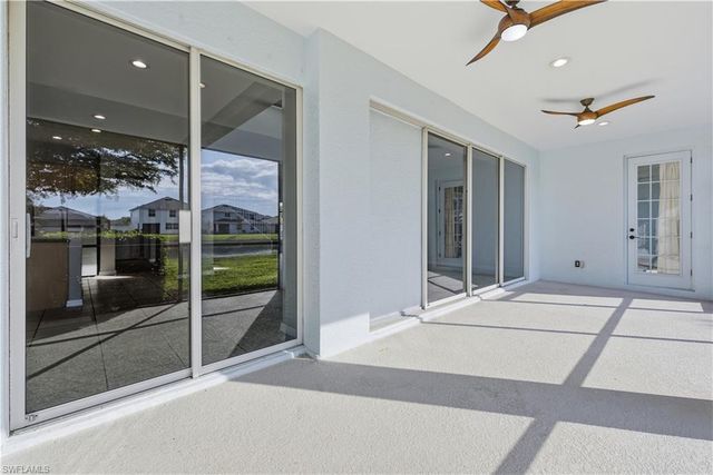 2067 Vermont LN, Naples, FL 34120