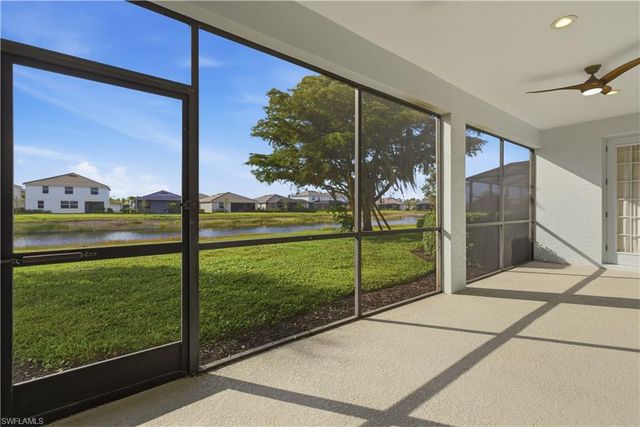 2067 Vermont LN, Naples, FL 34120