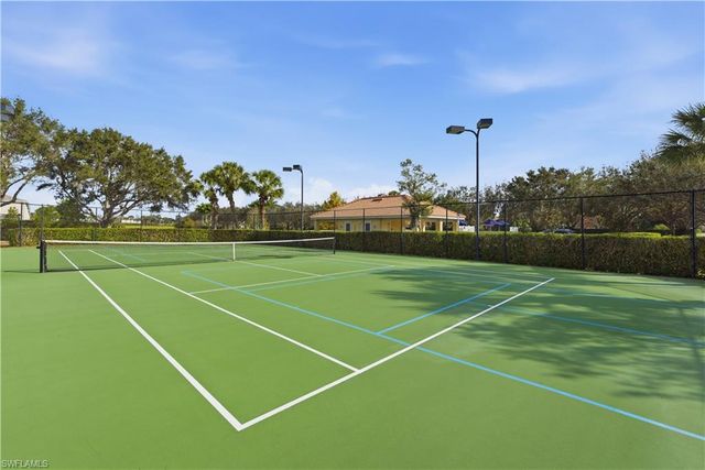 2067 Vermont LN, Naples, FL 34120