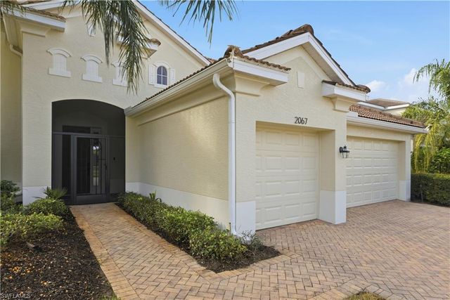 2067 Vermont LN, Naples, FL 34120