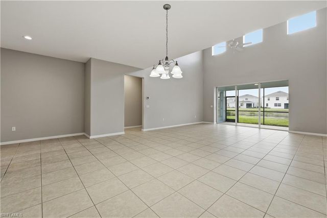 2067 Vermont LN, Naples, FL 34120