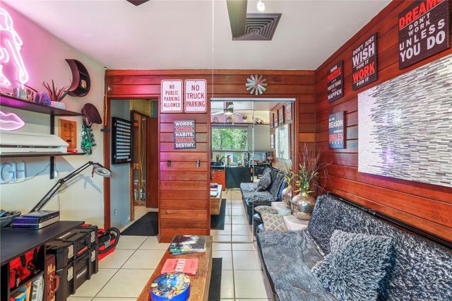 10134 WHITE TROUT LANE, Tampa, FL 33618