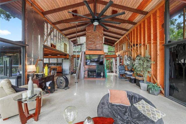 10134 WHITE TROUT LANE, Tampa, FL 33618