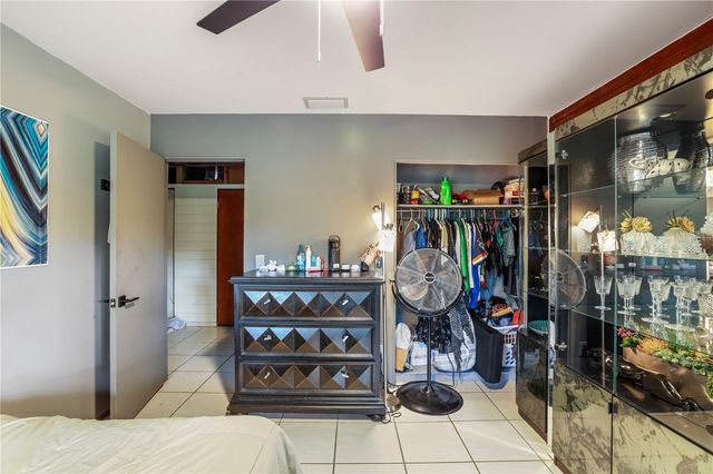 10134 WHITE TROUT LANE, Tampa, FL 33618