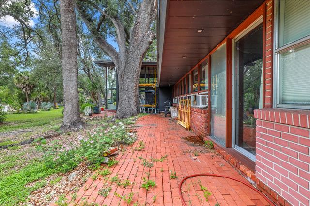 10134 WHITE TROUT LANE, Tampa, FL 33618