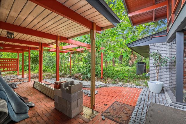 10134 WHITE TROUT LANE, Tampa, FL 33618