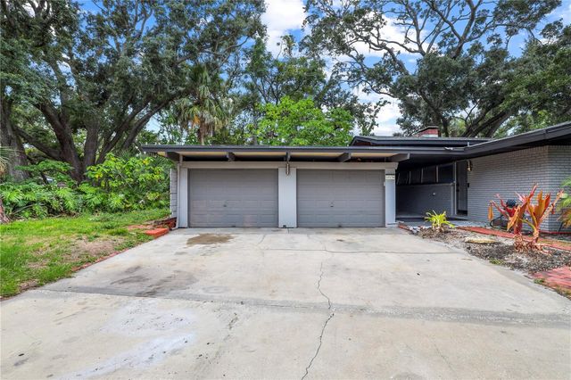 10134 WHITE TROUT LANE, Tampa, FL 33618