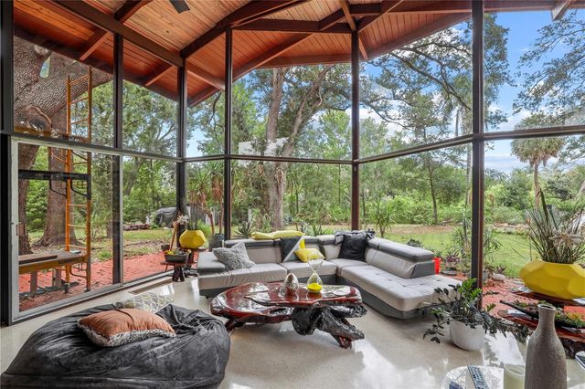 10134 WHITE TROUT LANE, Tampa, FL 33618