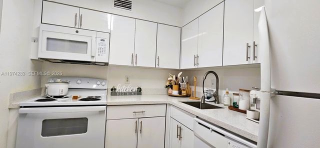 4804 NW 79th Ave 201, Doral, FL 33166