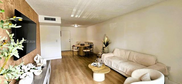 4804 NW 79th Ave 201, Doral, FL 33166