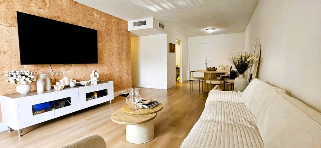 4804 NW 79th Ave 201, Doral, FL 33166