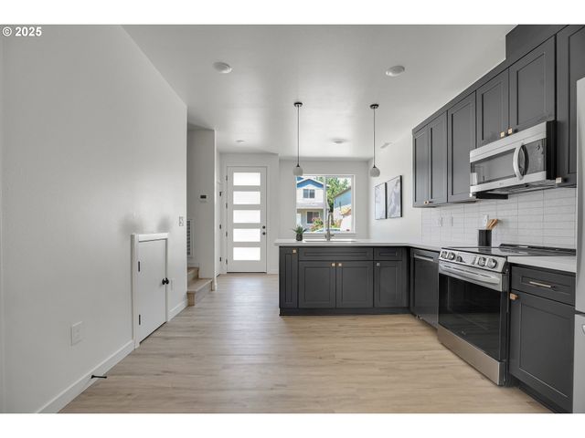 14816 Ne Couch St 3, Portland, OR 97230