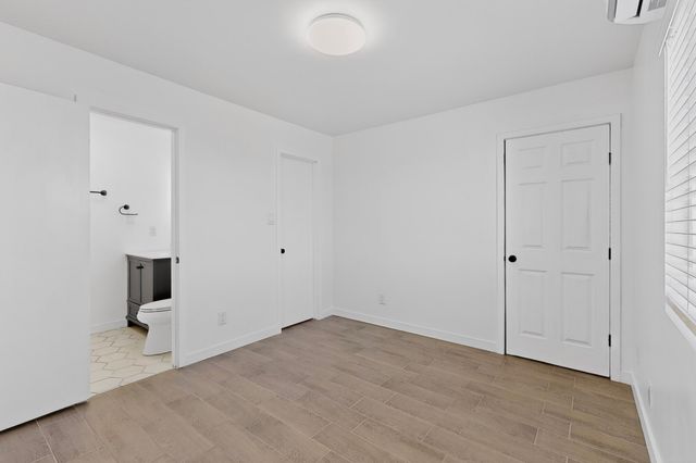 32 Lucero A-B, Santa Fe, NM 87508