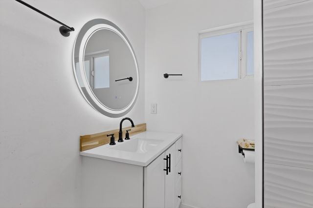 32 Lucero A-B, Santa Fe, NM 87508