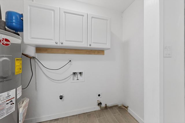 32 Lucero A-B, Santa Fe, NM 87508