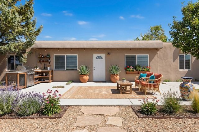 32 Lucero A-B, Santa Fe, NM 87508