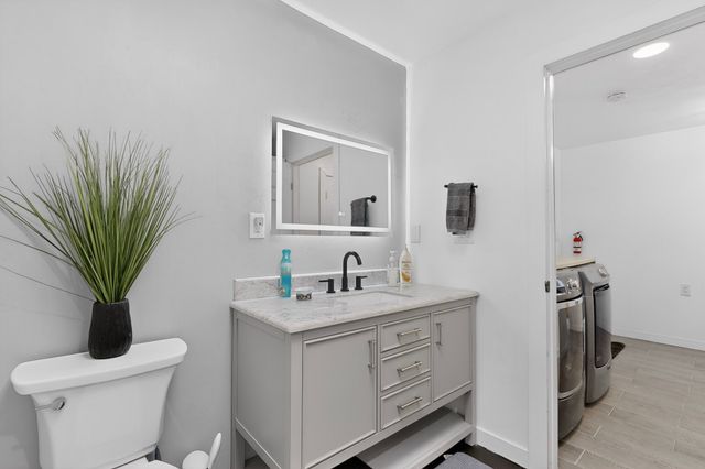 32 Lucero A-B, Santa Fe, NM 87508