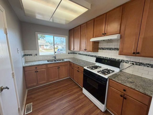 1321 COURT O Court, Hanover Park, IL 60133