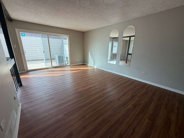 1321 COURT O Court, Hanover Park, IL 60133