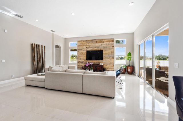 11710 Paradise Cove Lane, Wellington, FL 33449