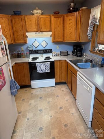 315 N River Road, Sylva, NC 28779