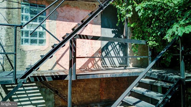 709 S 52ND ST, Philadelphia, PA 19143