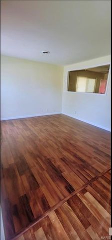 5519 Holborn Drive, St Louis, MO 63121