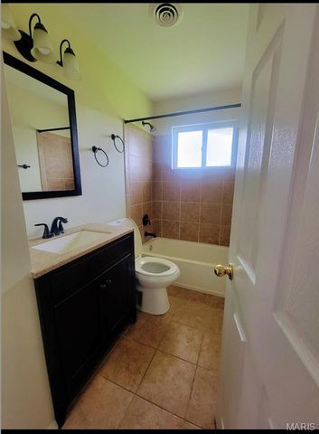 5519 Holborn Drive, St Louis, MO 63121